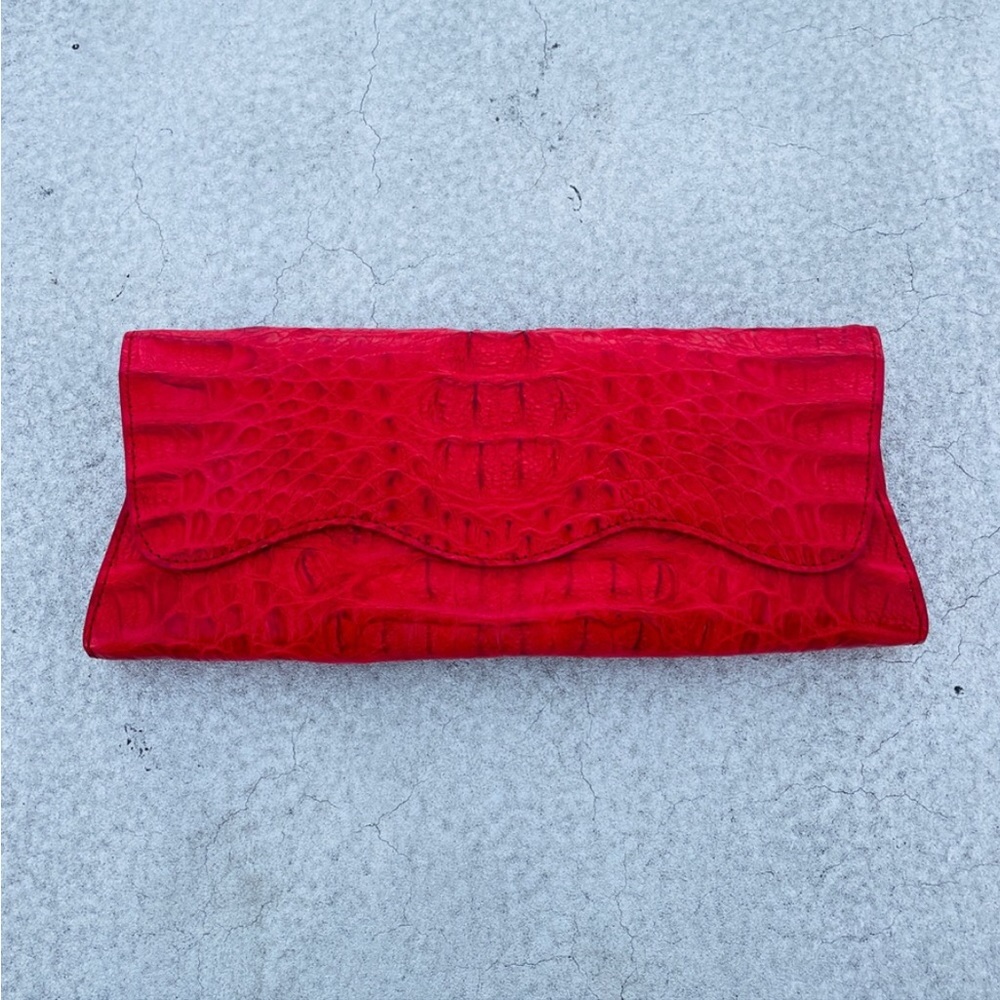 🐊BRYON NEW YORK CROCODILE CLUTCH RED PREOWNED